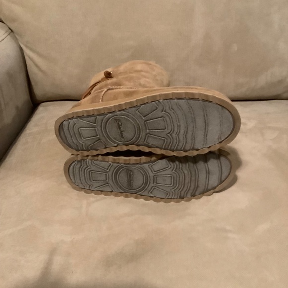 Sketchers Boots - Picture 5 of 5